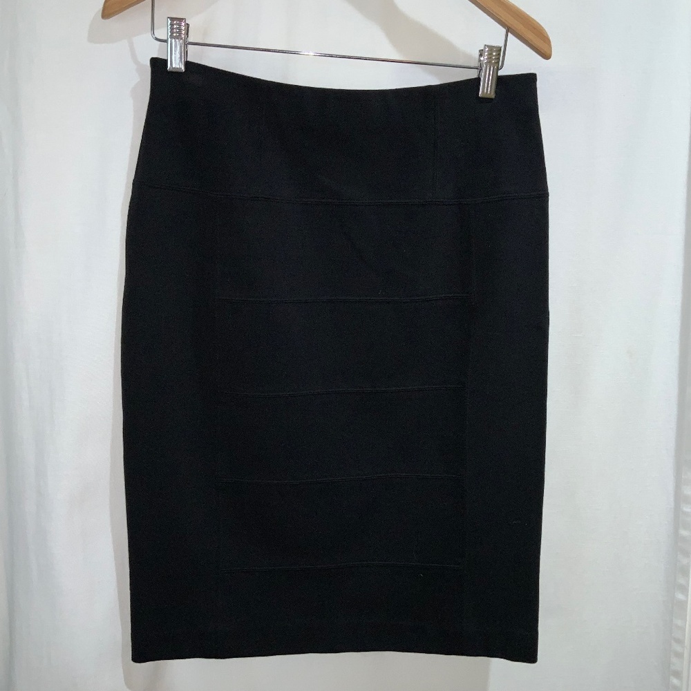 Ann Taylor pull on pencil skirt Sz 6 stretchy seaming detail